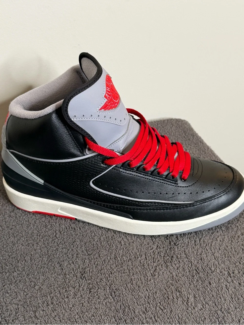Air Jordan 2 Retro Black Cement Men’s size 10.5
